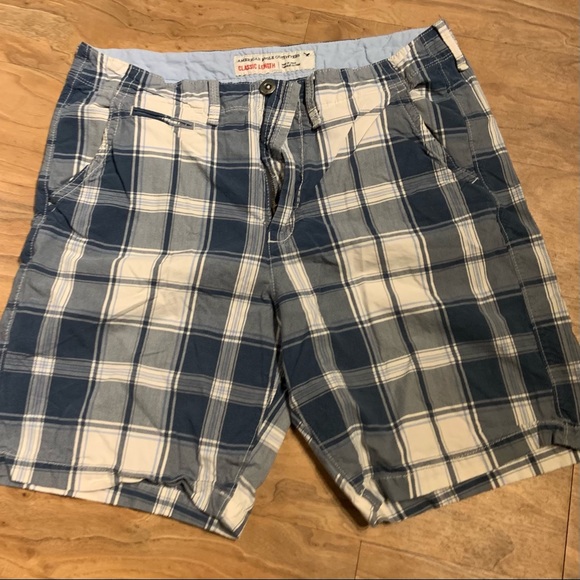 American Eagle Shorts size 36 - Picture 1 of 3